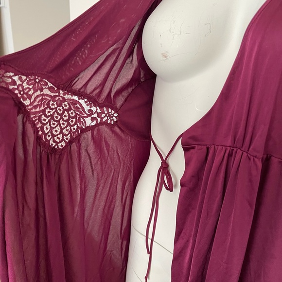 Vintage Lilly of France robe - Picture 6 of 6